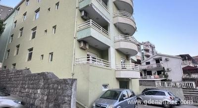  Apartman Zelena Zgrada Becici , Magán szállás a községben Bečići, Montenegró