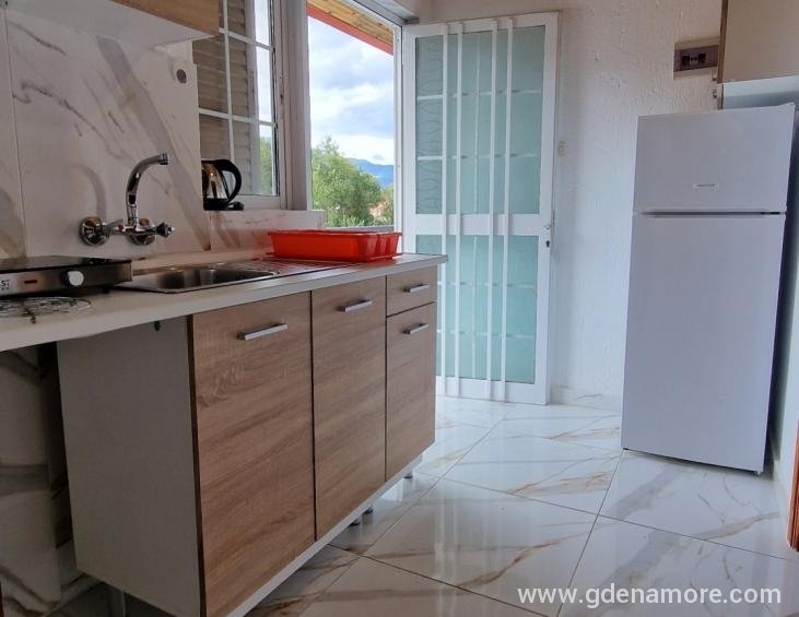 APARTMENT KITCHEN