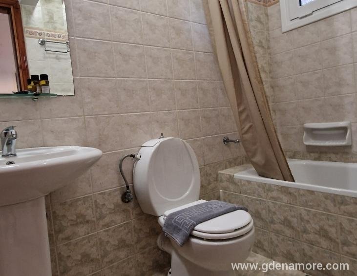 BATHROOM APARTMENT