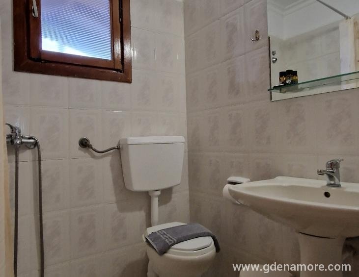 BATHROOM STUDIO