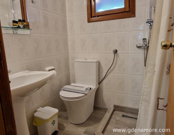 BATHROOM STUDIO
