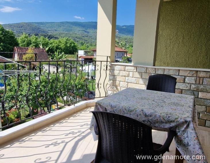 BALCONY APARTMENT