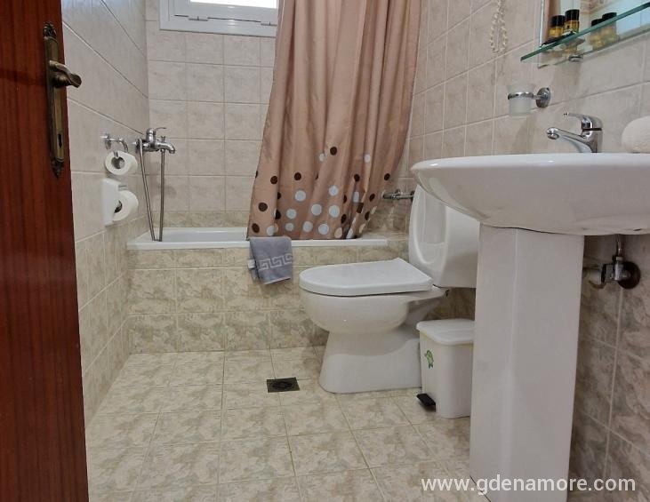 BATHROOM APARTMENT