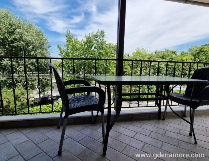 BALCONY STUDIO 