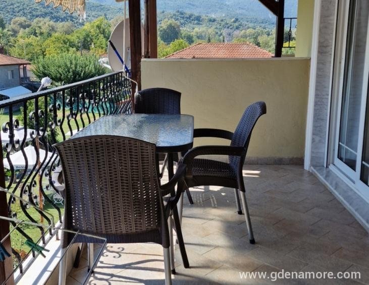 BALCONY STUDIO