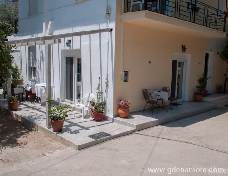 tania-studios-potos-thassos-2