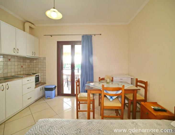 thomas-studiosapartments-vasiliki-lefkada-86