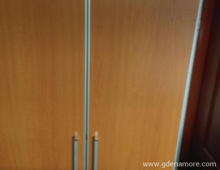 Dvokrilni ormar soba 2- Dupleks apartman 2 