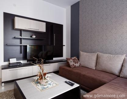 Jelena vile&apartmani, Privatunterkunft im Ort Tivat, Montenegro