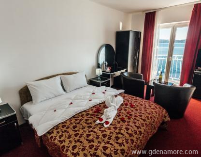 Hotel Azzurro, частни квартири в града Herceg Novi, Черна Гора Hotel Azzurro, частни квартири в града Herceg Novi, Черна Гора