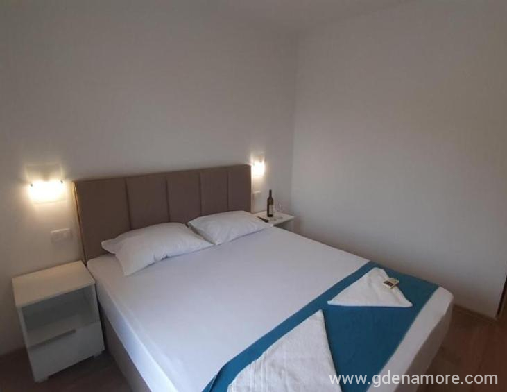 4877FD45-871A-4854-AFF7-6E4365CC27D6