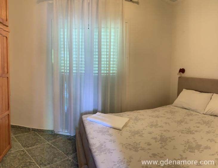 8DCBF022-15C4-4B49-B681-55588B955010