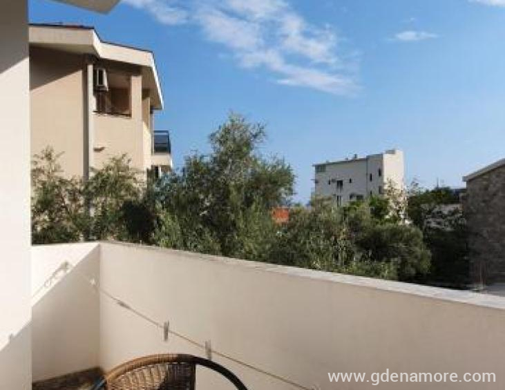 D485FEC4-0761-44AE-AB7B-EFE6163691D1