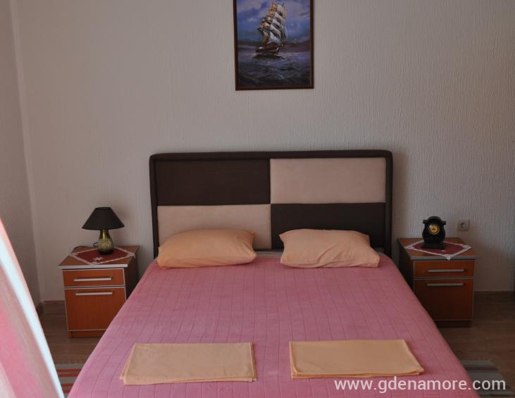 04.Bračni krevet Dupleks apartman br.1