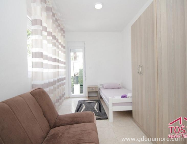 4B245FDF-B28B-4849-8B66-860FA88508B9