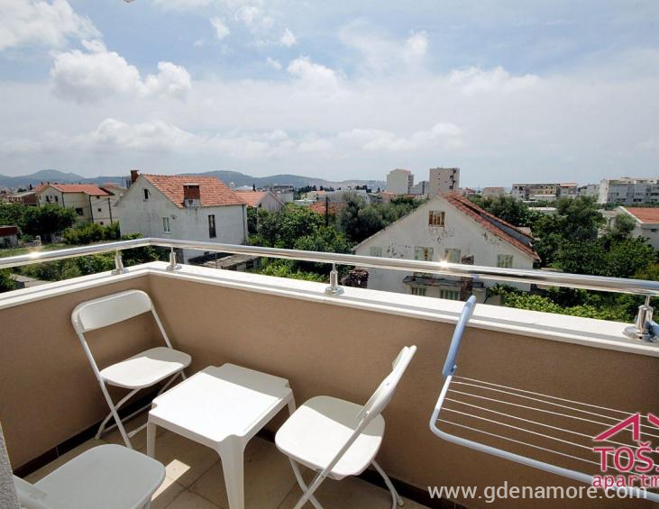 BD099E94-D333-4B2C-A1F9-6BC1BC4E158E