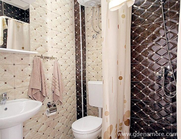 E973158E-007E-4B1B-B108-DA0A1ECA59A4