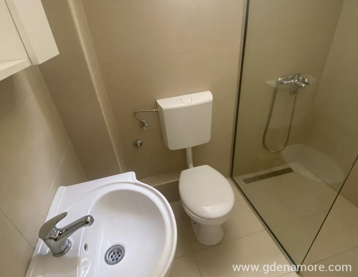 7DBD4C5D-3853-411D-8EB5-228B987F6EB4