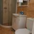 Hera apartmanok, Egy hálószobás apartman erkéllyel, Magán szállás a községben Donji Stoliv, Montenegró - Kupatilo