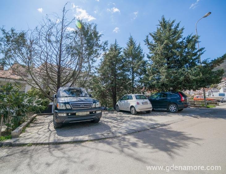 parking ispred objekta