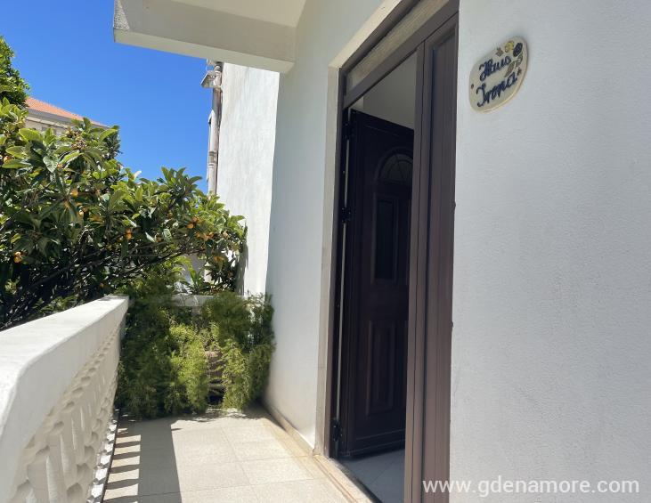 B7CF9C59-8B5C-4D57-A462-37EE8833AA0C