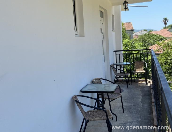 9DC5C9FD-C3D9-499E-AAD8-D89C4E8F0AC6