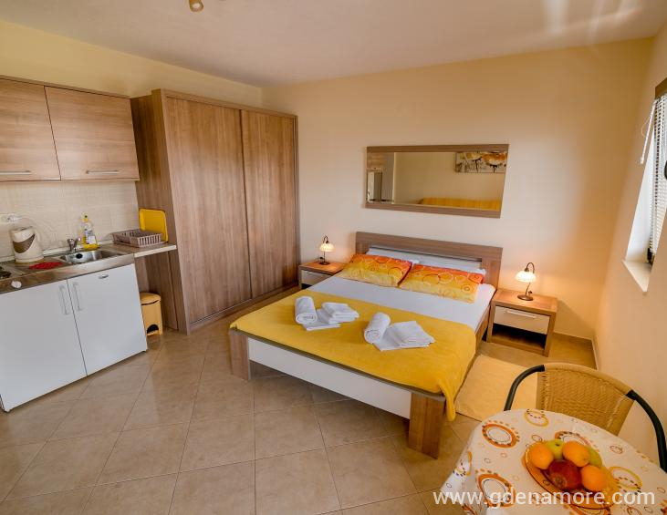 AP3 studio apartman 1