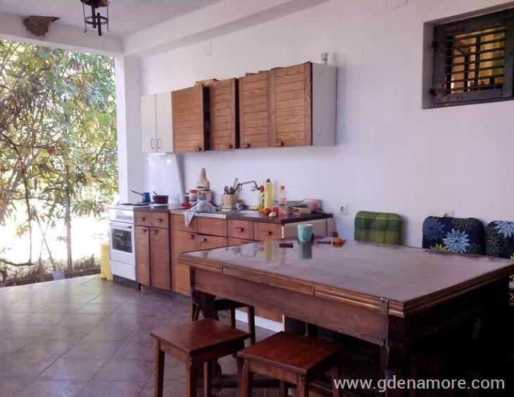 2b1e889b-4169-414e-ab18-473a490eb95f