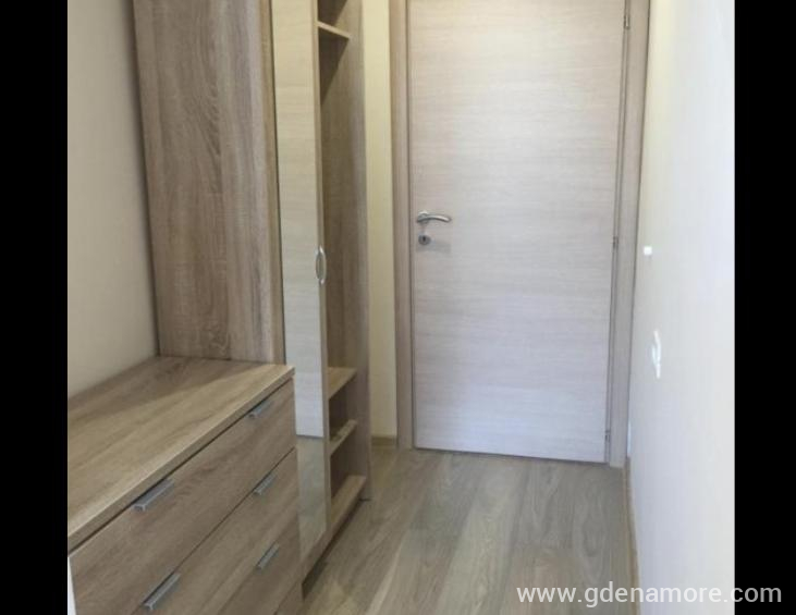 9E2E0953-43F9-477F-B54B-C4C4FC7291EF