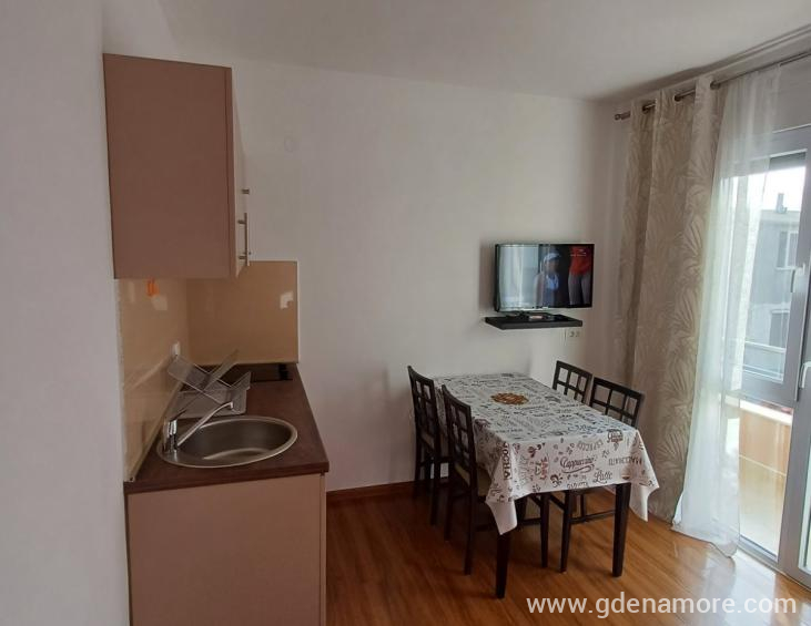 IMG-e65358d2aceb56fe2021a785f8d17769-V