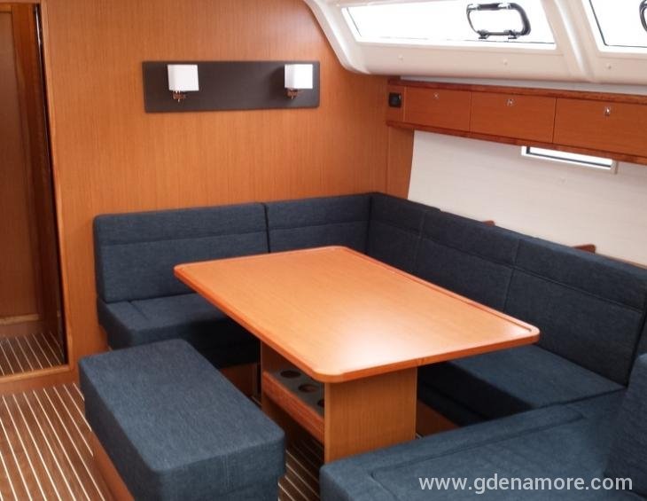 Bavaria Cruiser 51 Salon sto