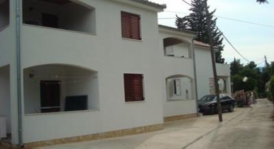 APARTMAJI BAGARIĆ, zasebne nastanitve v mestu Starigrad, Hrvaška