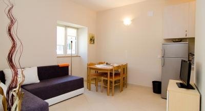 Apartamento de dos dormitorios, alojamiento privado, Split, centro, alojamiento privado en Split, Croacia