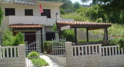 VILLA MAJA, logement privé à Drašnice, Croatie