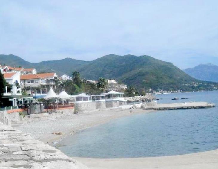 Ćorovića plaža u maju