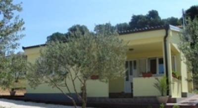 CASA RELAX!!!, alloggi privati a Drage, Croazia