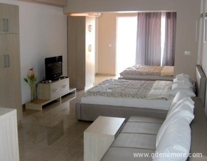 Aura apartmani, Privatunterkunft im Ort Rafailovići, Montenegro