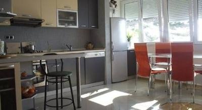 Apartment Nina, private accommodation in city Omiš, Croatia