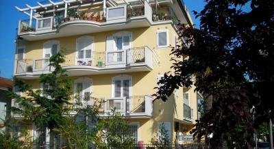 Appartamenti Tre Rose a Riccione Www.AppartamentiTreRose.IT privato., private accommodation in city Rimini, Italy