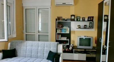 Family apartment in Herceg Novi for max 7 people, private accommodation in city Herceg Novi, Montenegro