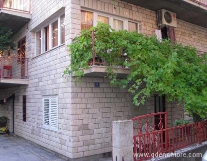 Wohnungen ANA, Privatunterkunft im Ort Makarska, Kroatien