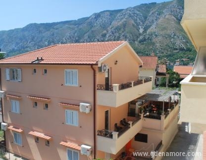 Apartmani Vasilije, ενοικιαζόμενα δωμάτια στο μέρος Dobrota, Montenegro