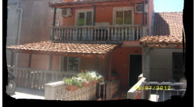 Sredovic apartments, private accommodation in city Petrovac, Montenegro