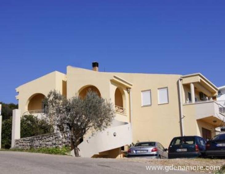 Golden Sun Apartments