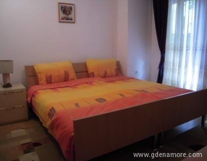 Ohrid-Smestaj,novi studija u centru grada, logement privé à Ohrid, Mac&eacute;doine - soba