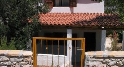 Casa en alquiler a largo plazo y más corto en Bobovišće en Brač, alojamiento privado en Brač Bobovišća, Croacia