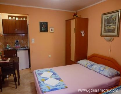 Igalo, apartments and rooms, private accommodation in city Igalo, Montenegro - apartman