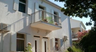 Apartments Grgin, private accommodation in city Kaštel Novi, Croatia