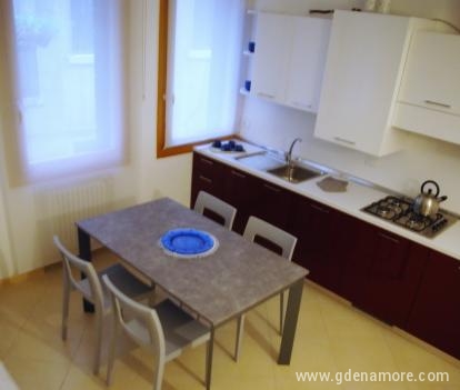 SINFONIA APARTMENT, private accommodation in city Venezia, Italy
