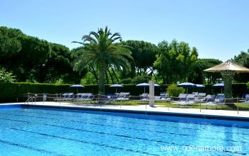 La Serra Holiday Village & Beach Resort, частни квартири в града Baia Domizia, Италия